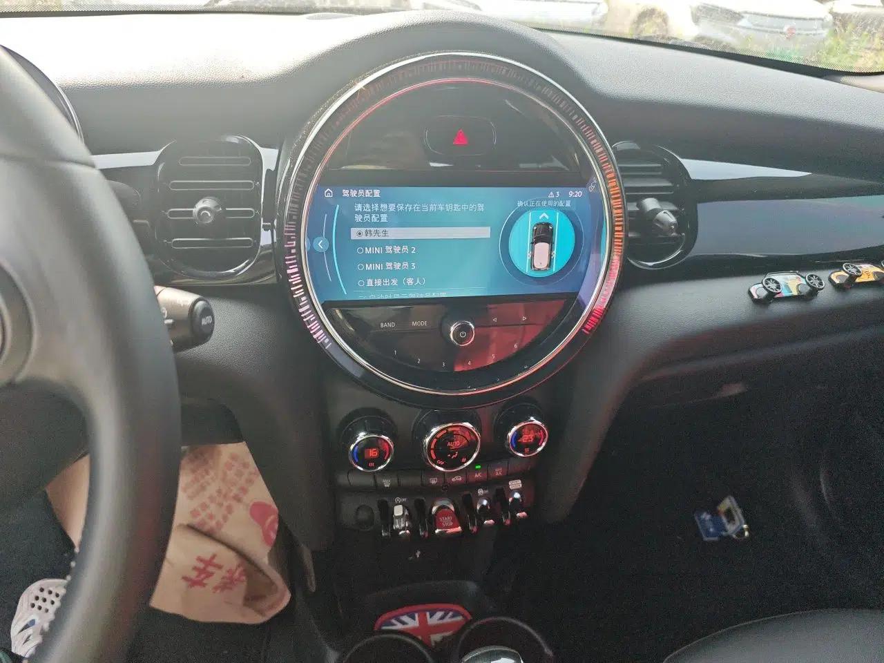 MINI 2022 1.5T COOPER Black Badge Special Edition — миниатюра 13