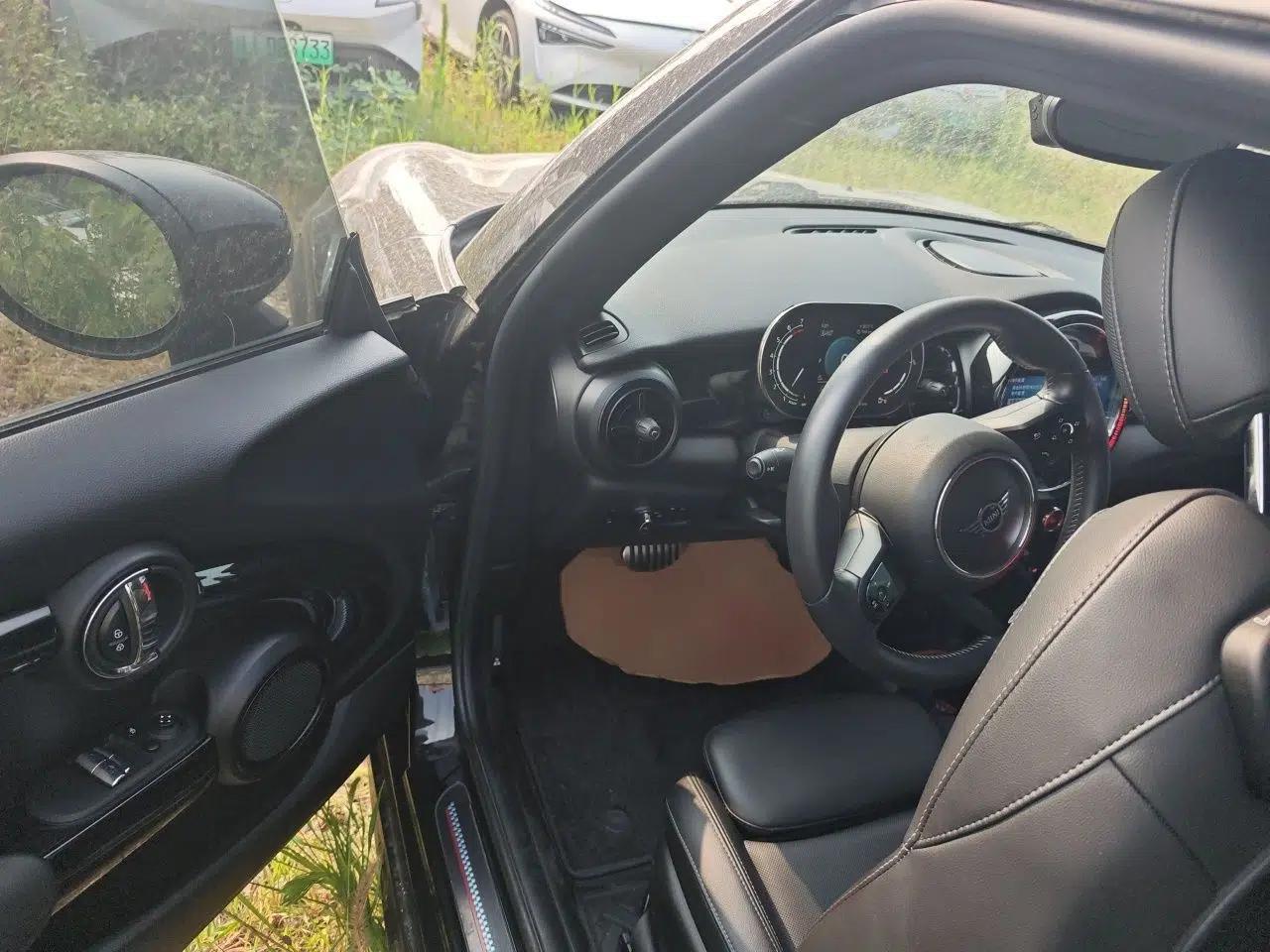 MINI 2022 1.5T COOPER Black Badge Special Edition — миниатюра 16
