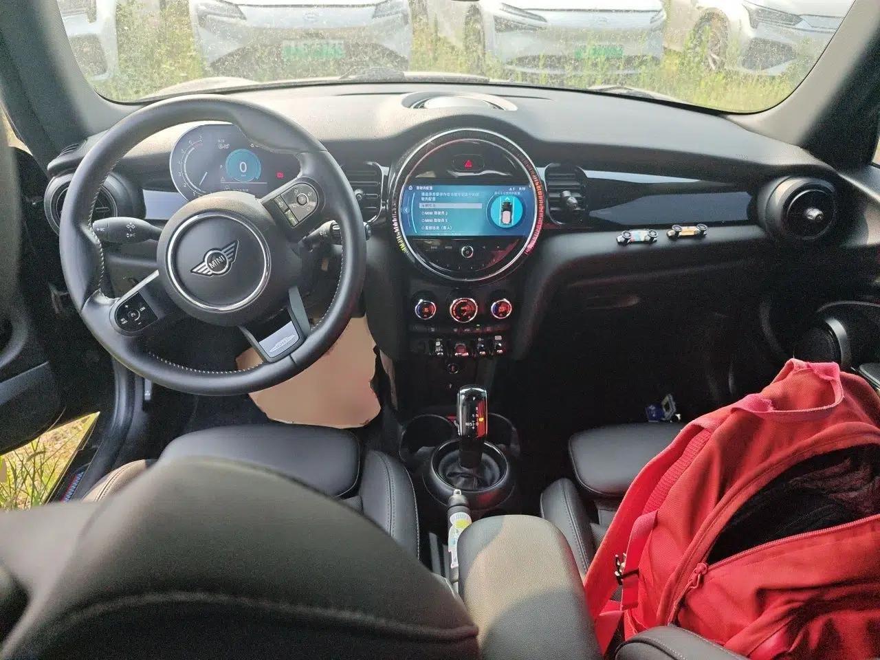 MINI 2022 1.5T COOPER Black Badge Special Edition — миниатюра 9