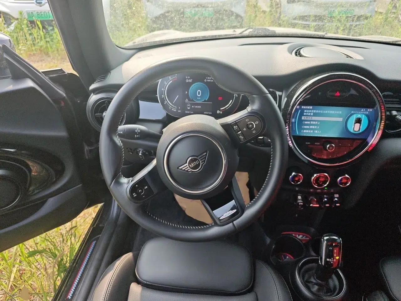 MINI 2022 1.5T COOPER Black Badge Special Edition — миниатюра 10
