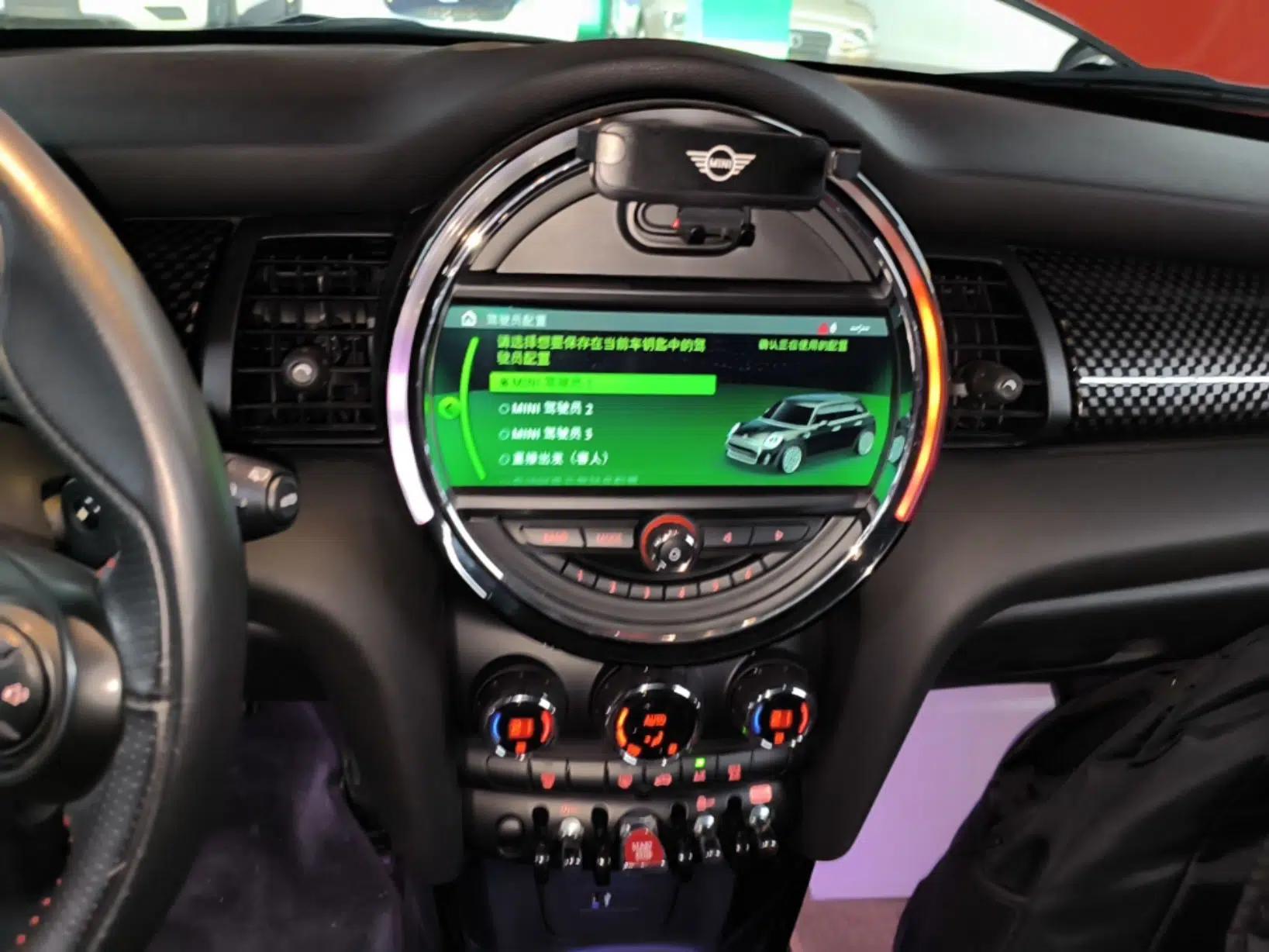 MINI 2018 2.0T COOPER S Racing Edition 5-door model — миниатюра 20