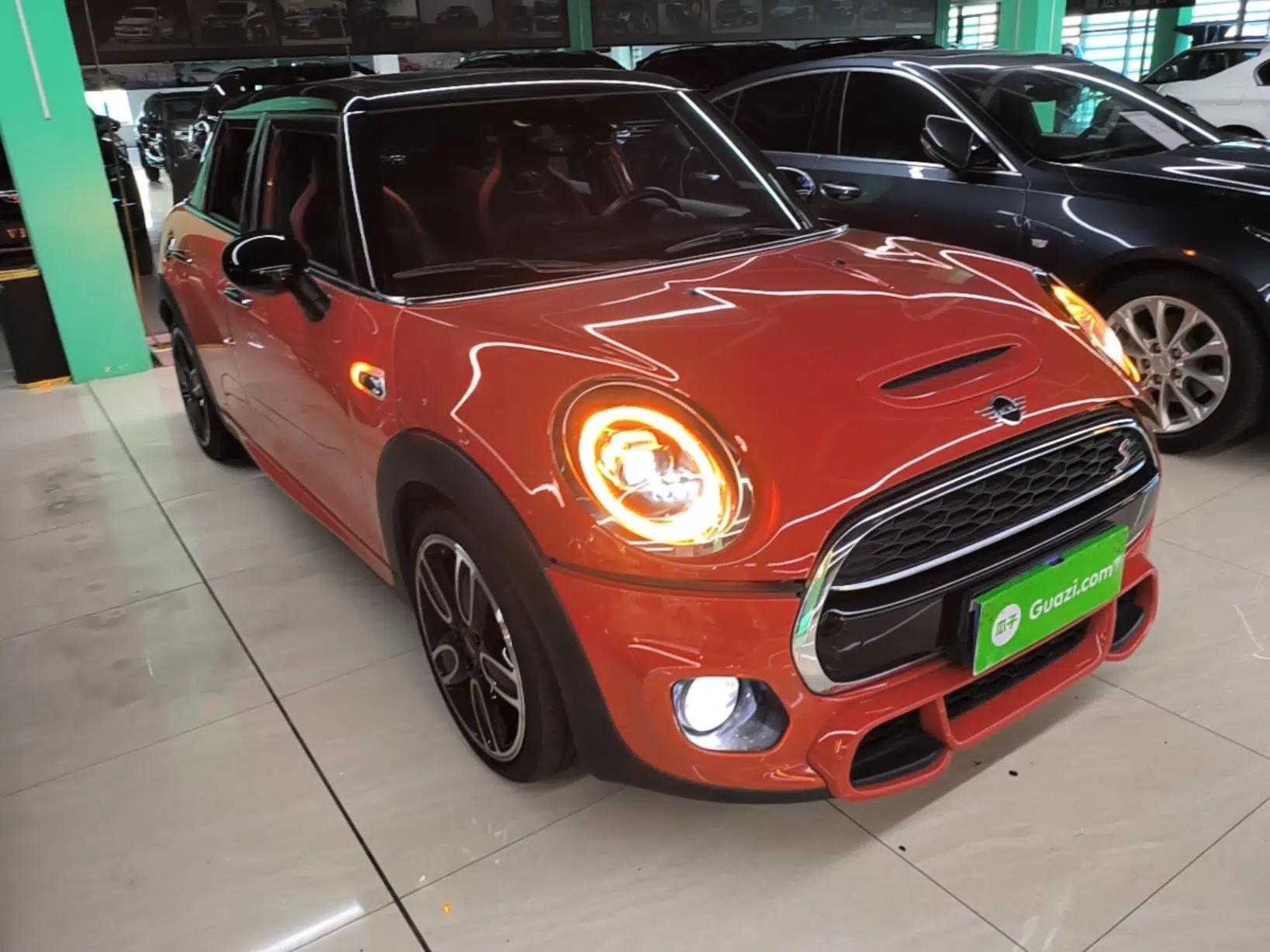 MINI 2018 2.0T COOPER S Racing Edition 5-door model — миниатюра 3