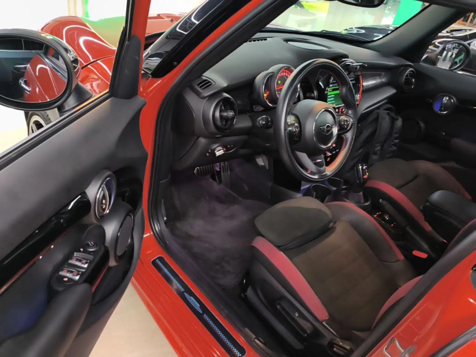 MINI 2018 2.0T COOPER S Racing Edition 5-door model — миниатюра 23