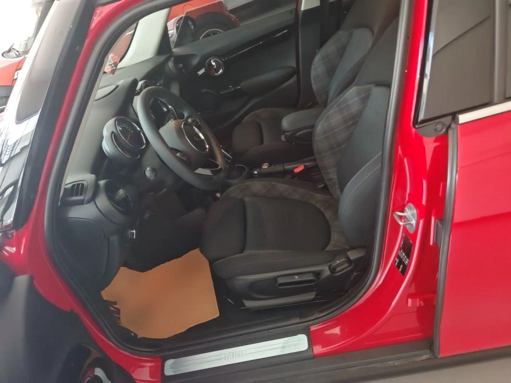 MINI 2019 1.5T COOPER Classic Edition Five-Door Version — миниатюра 17
