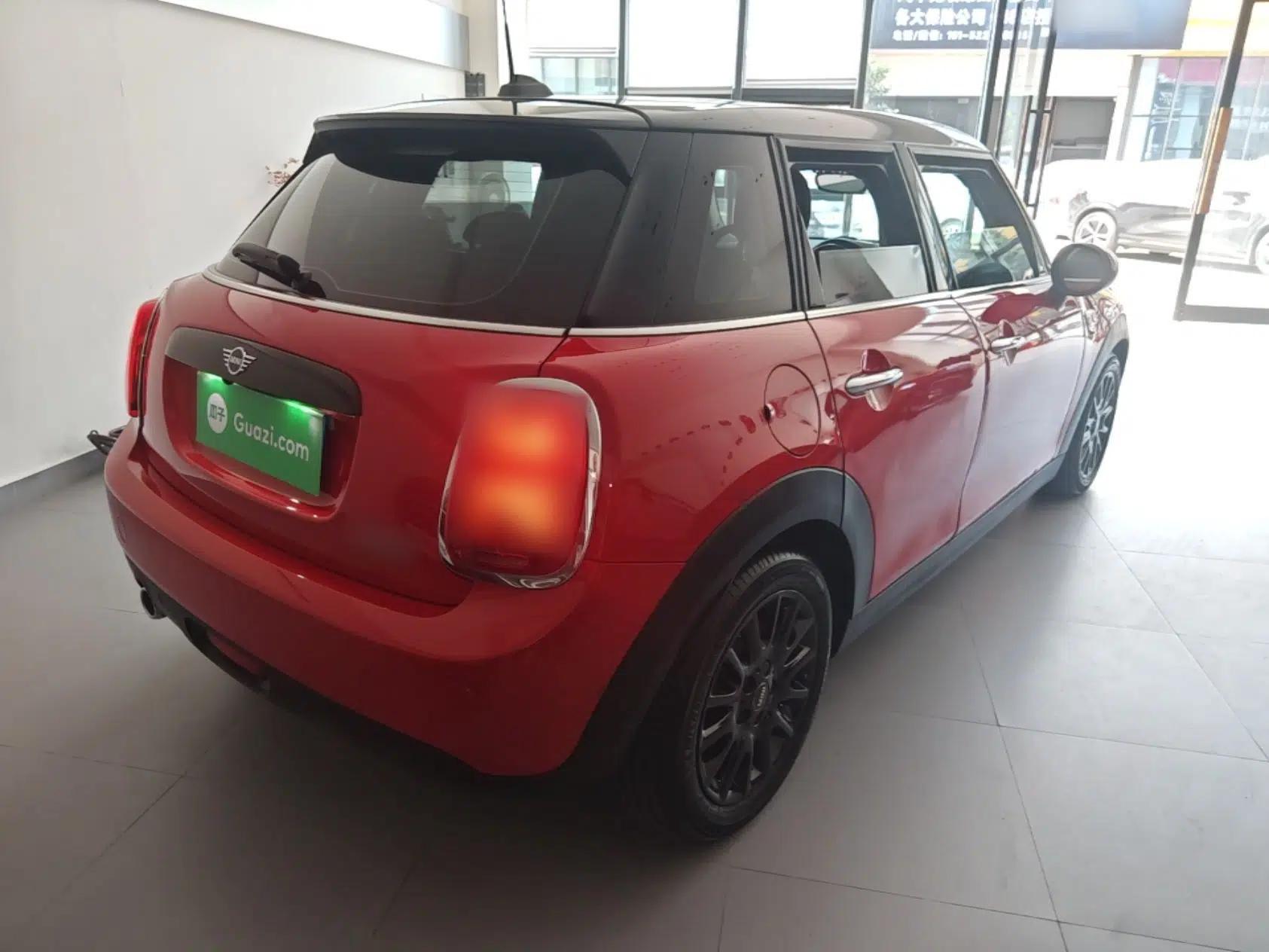 MINI 2019 1.5T COOPER Classic Edition Five-Door Version — миниатюра 6
