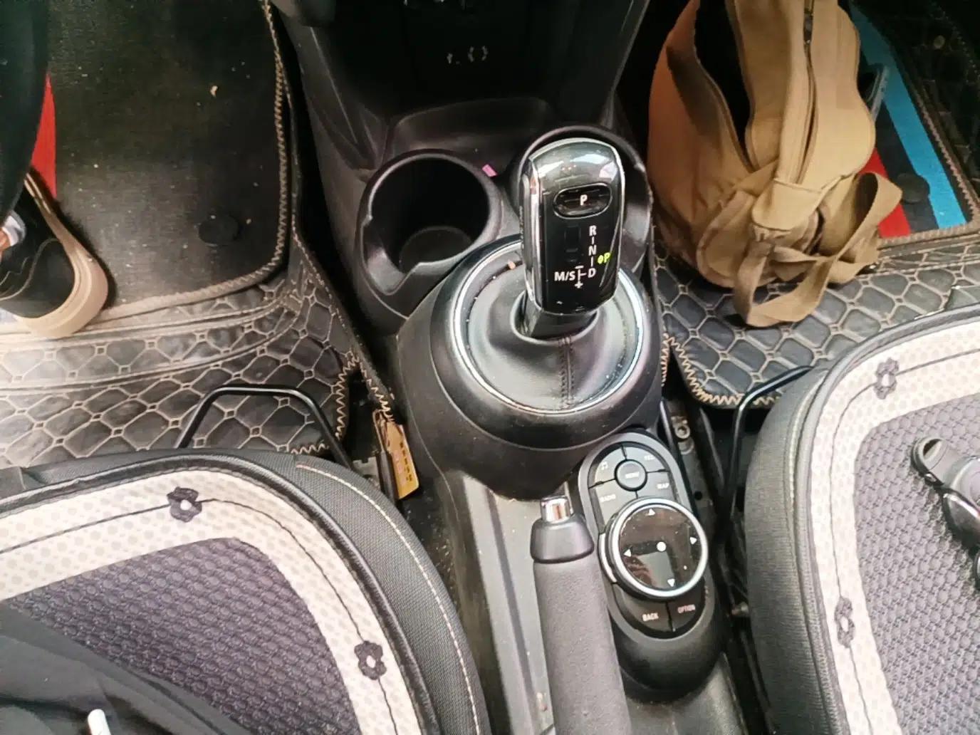 MINI 2018 1.5T ONE PLUS — миниатюра 16