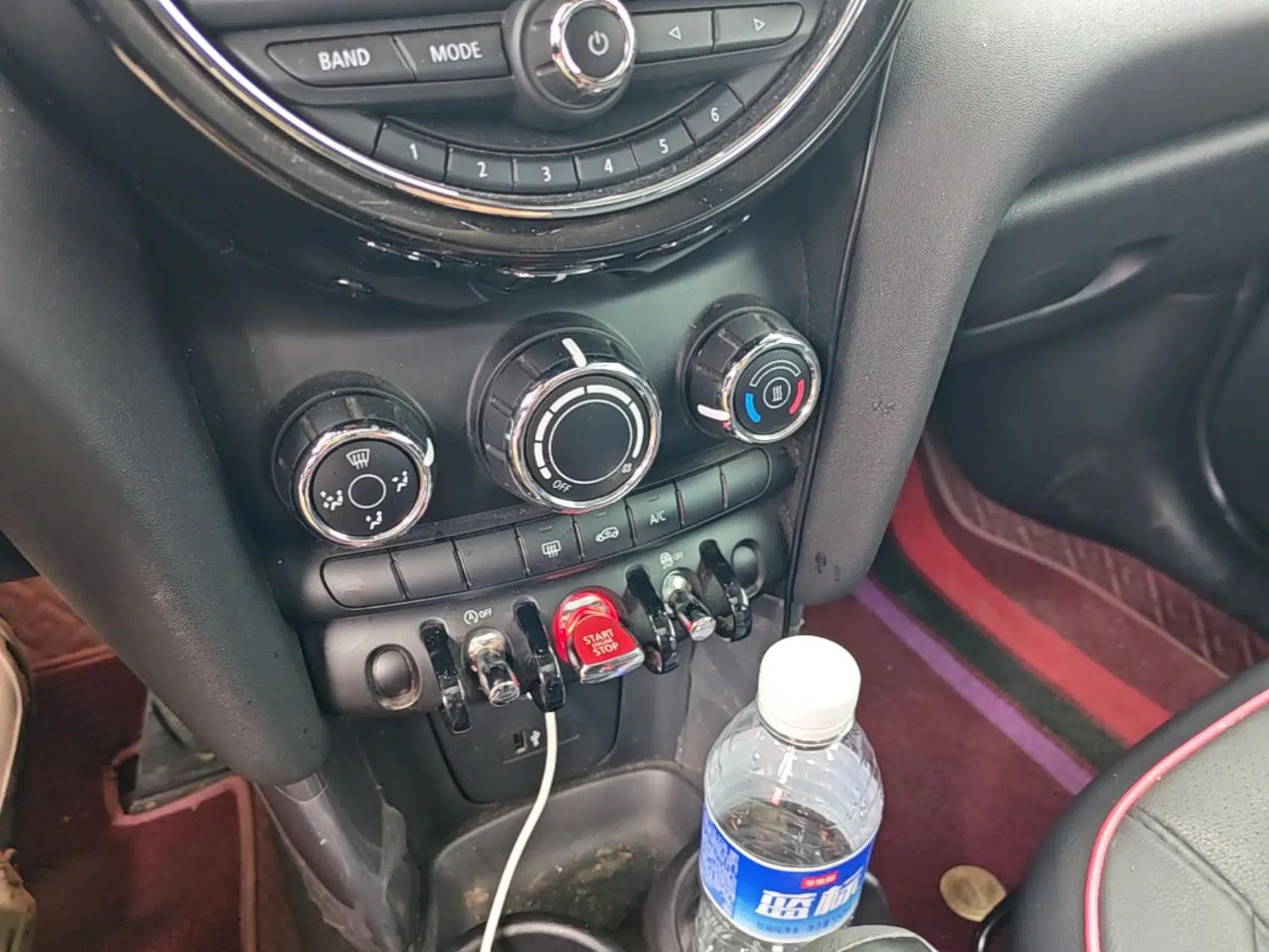 MINI 2020 1.5T ONE Five-Door Edition — миниатюра 13
