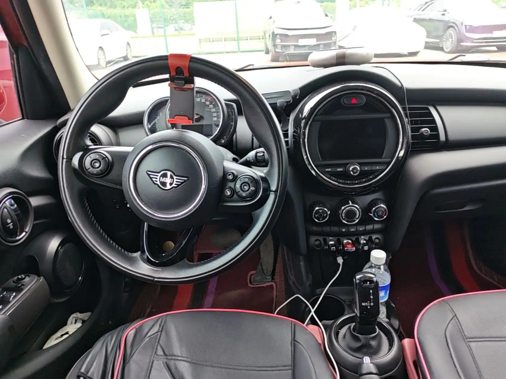 MINI 2020 1.5T ONE Five-Door Edition — миниатюра 9