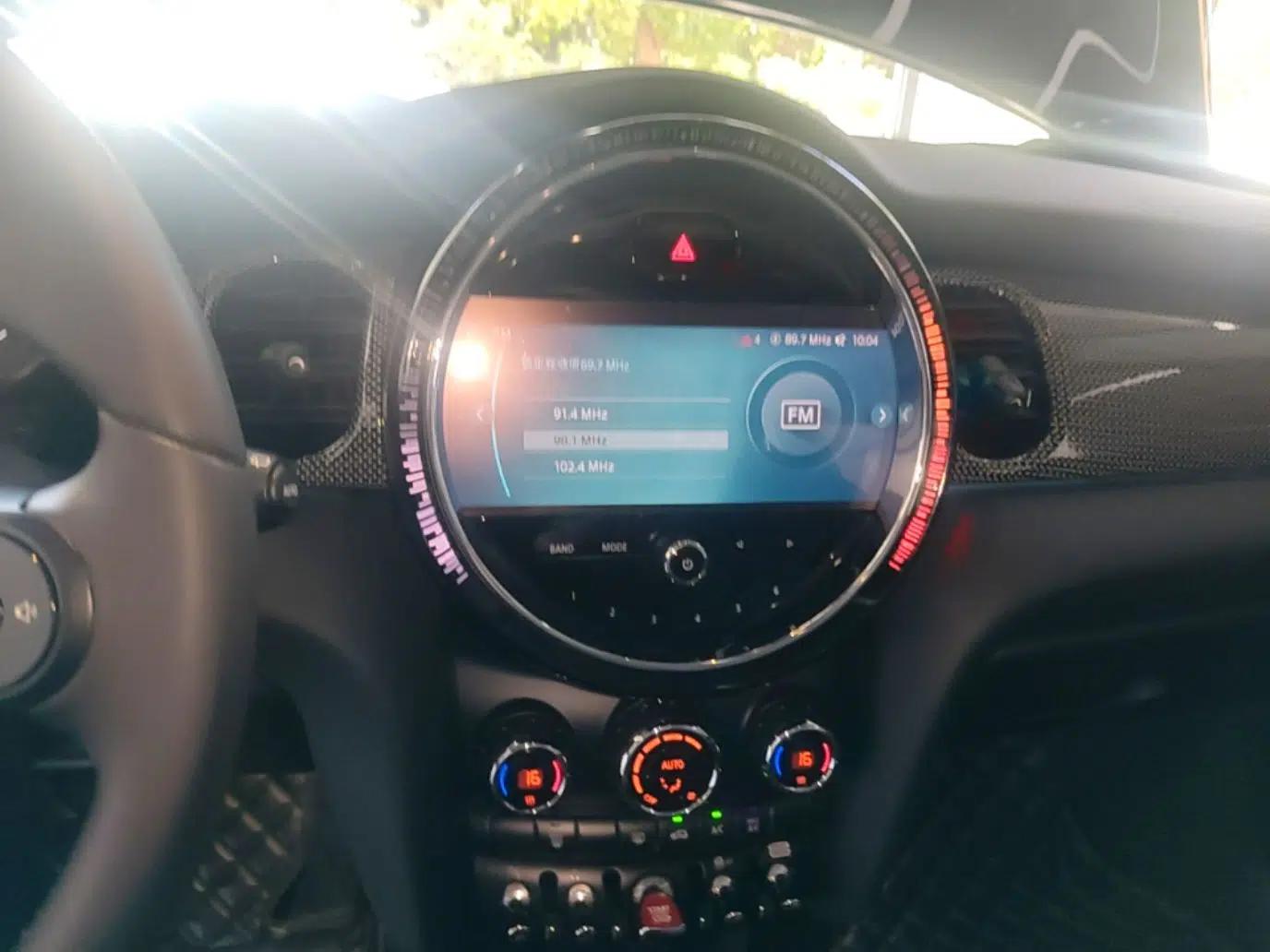 MINI 2022 Updated 1.5T COOPER Artist Five-Door Edition — миниатюра 15