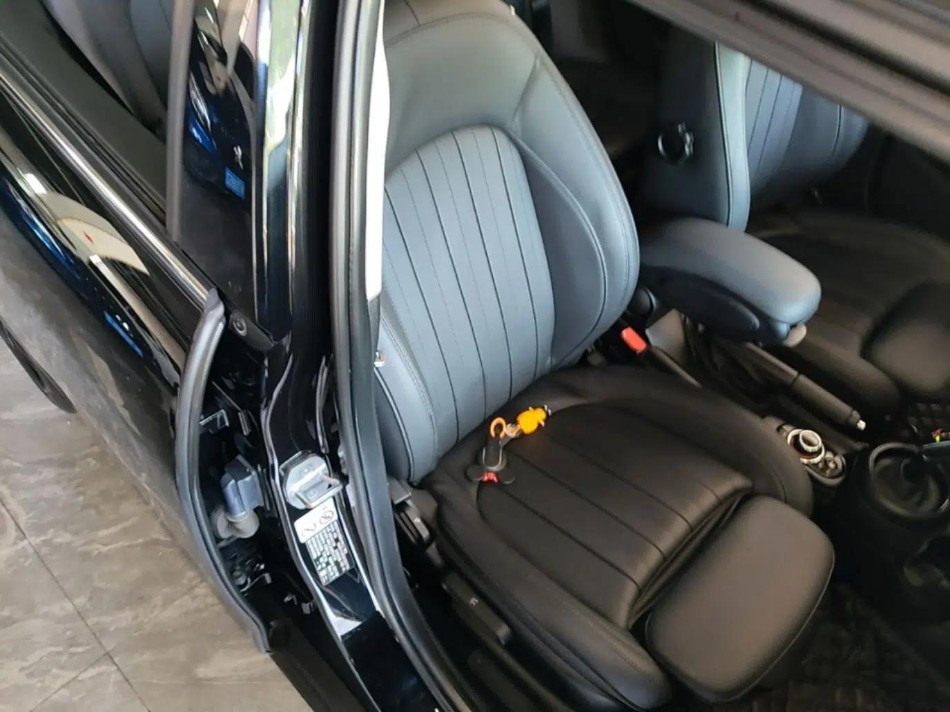 MINI 2022 Updated 1.5T COOPER Artist Five-Door Edition — миниатюра 19