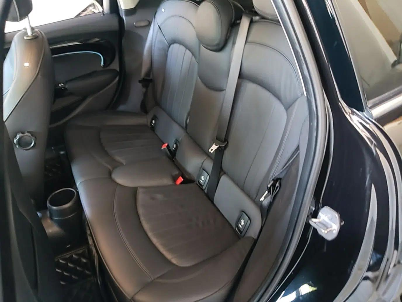 MINI 2022 Updated 1.5T COOPER Artist Five-Door Edition — миниатюра 20
