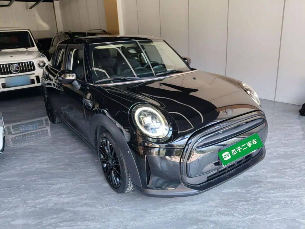 MINI 2022 Updated 1.5T COOPER Artist Five-Door Edition — миниатюра 3