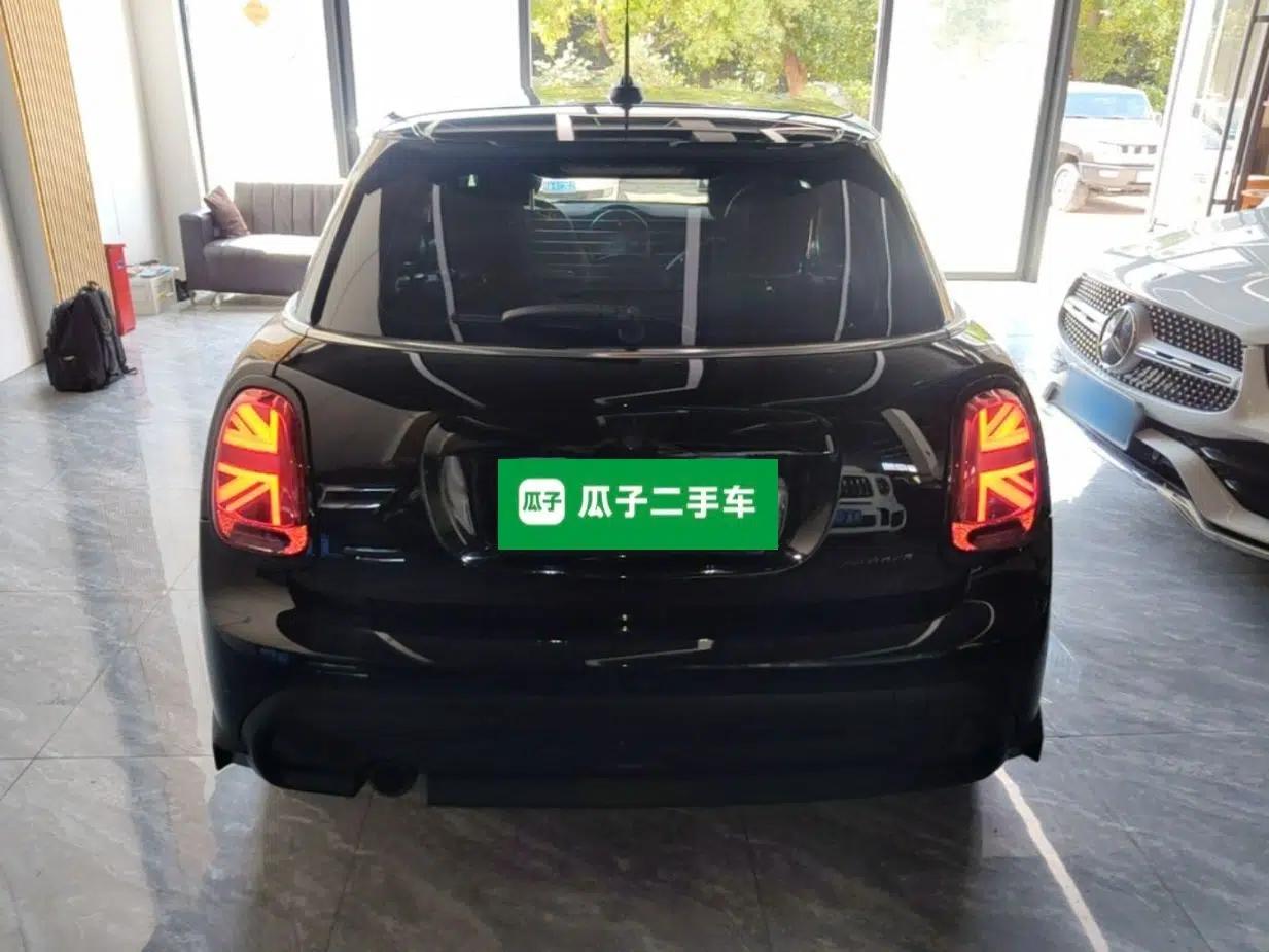 MINI 2022 Updated 1.5T COOPER Artist Five-Door Edition — миниатюра 5