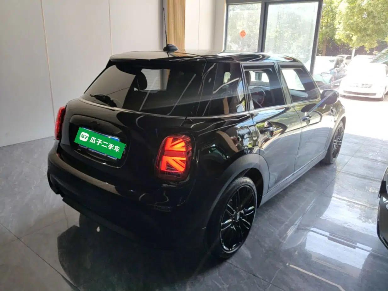 MINI 2022 Updated 1.5T COOPER Artist Five-Door Edition — миниатюра 6