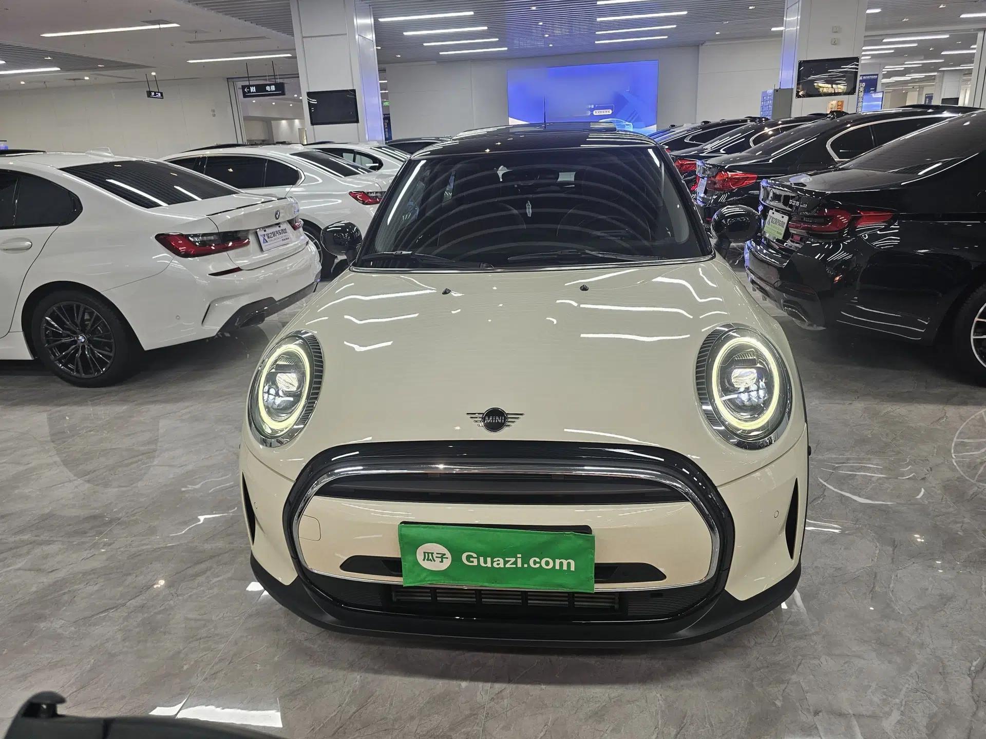 MINI 2022 Updated 1.5T COOPER Artist — миниатюра 2