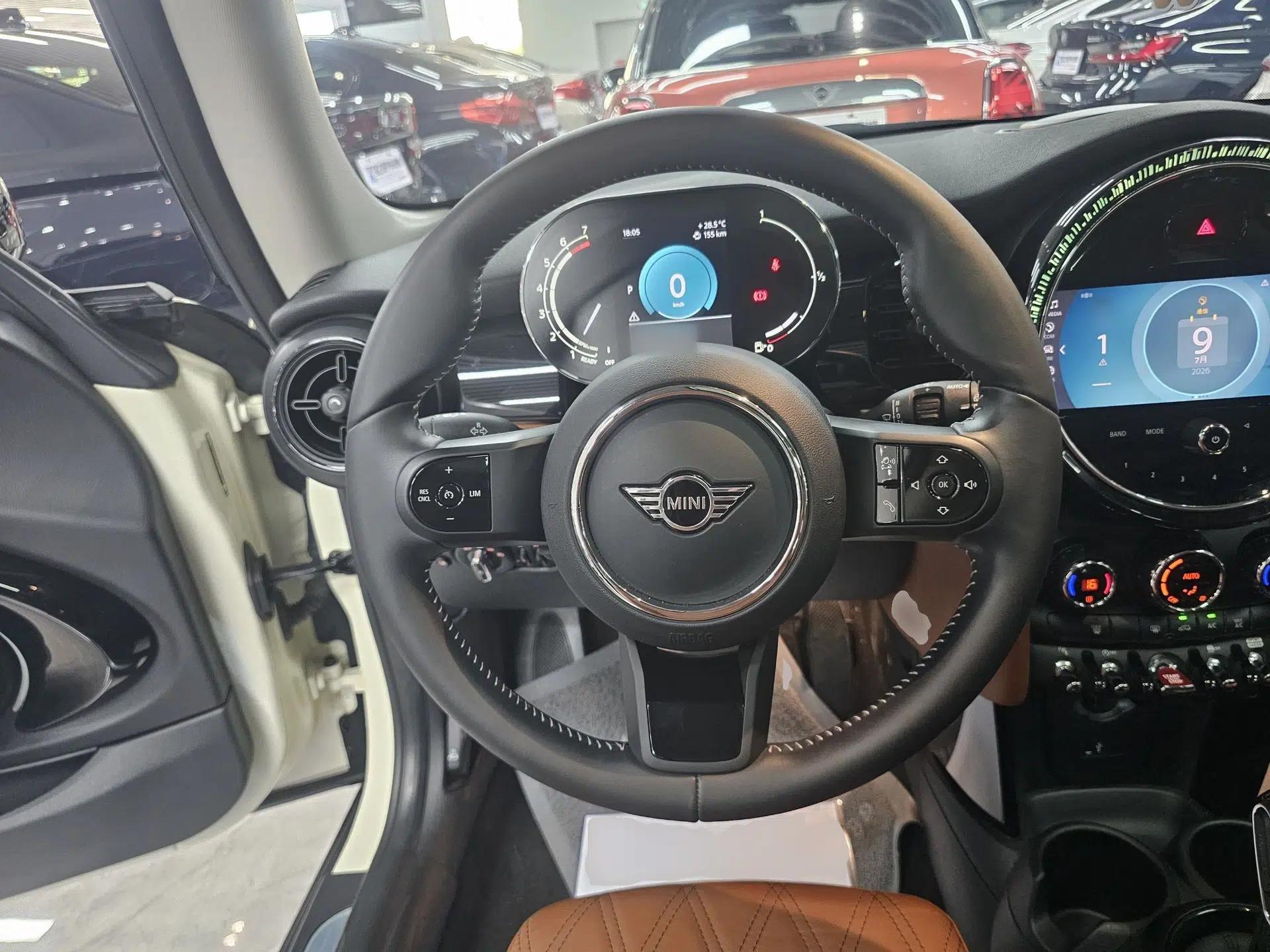 MINI 2022 Updated 1.5T COOPER Artist — миниатюра 18