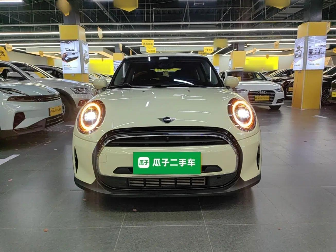 MINI 2022 Updated 1.5T ONE — миниатюра 2
