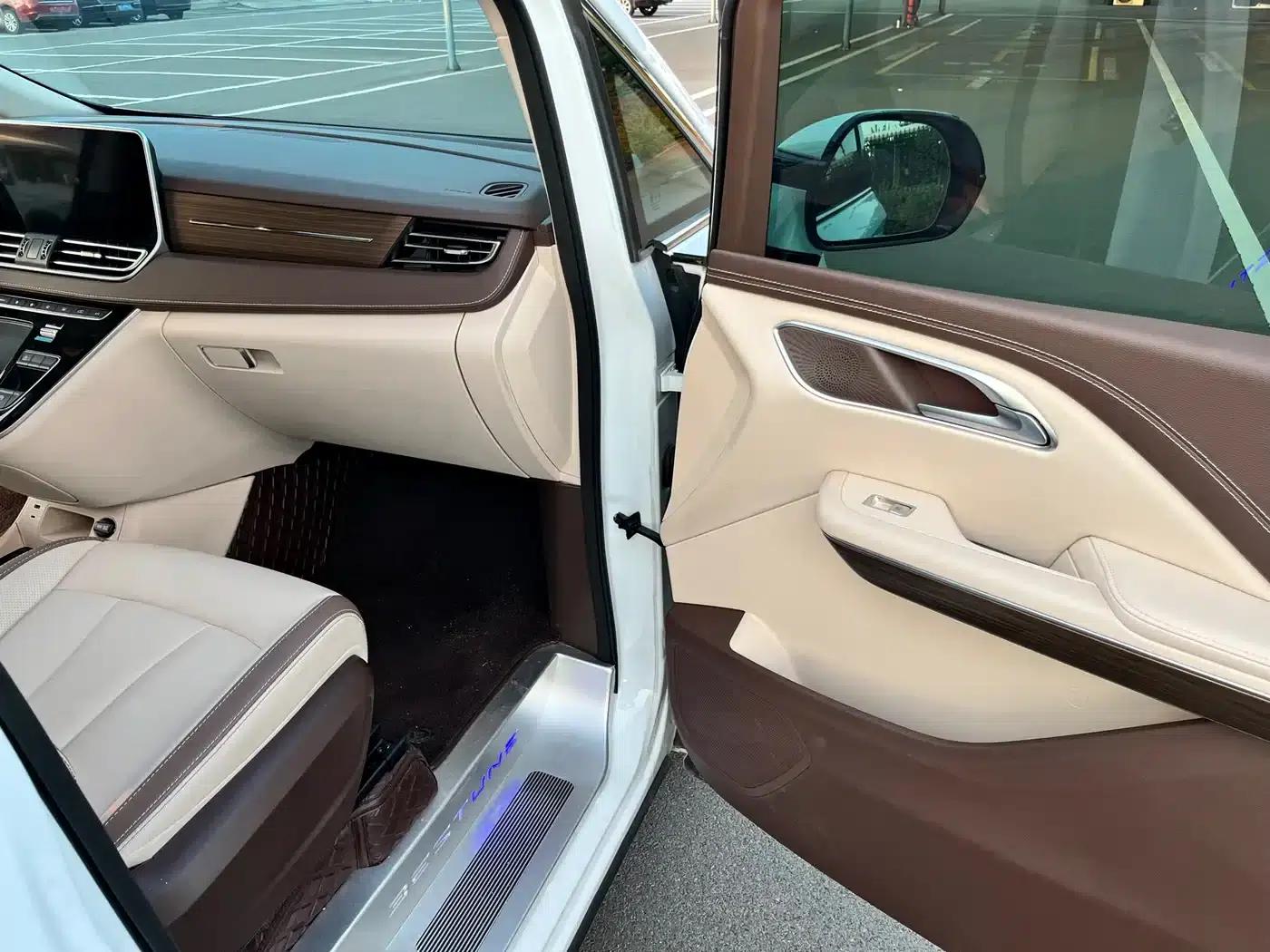 Bestune M9 2023 2.0T Premium Edition — миниатюра 18