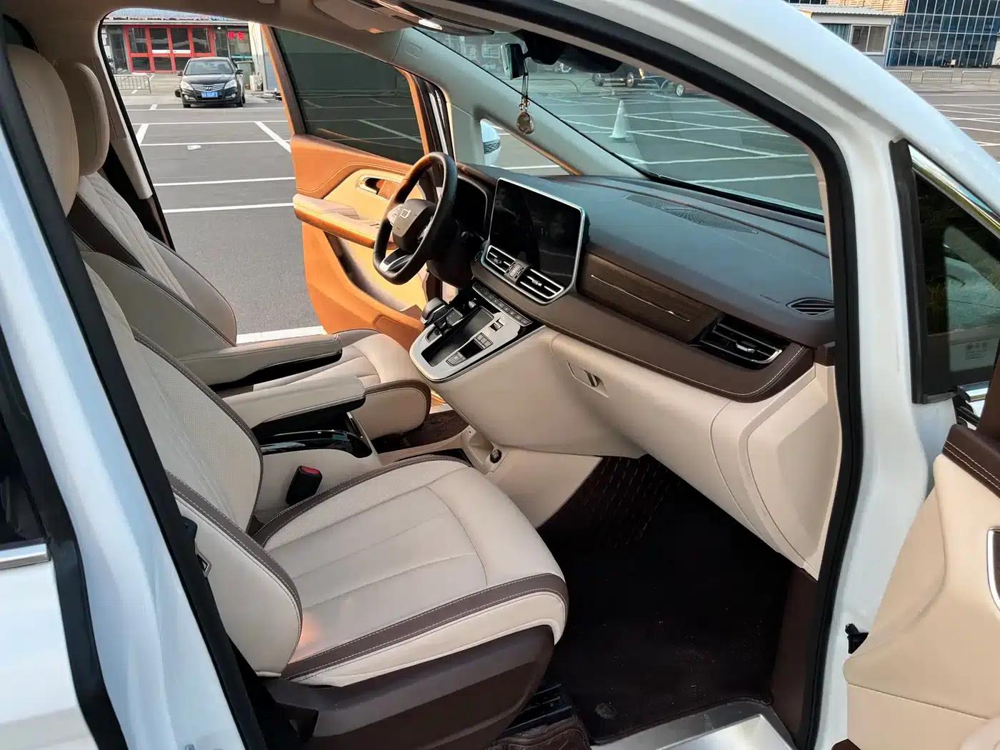 Bestune M9 2023 2.0T Premium Edition — миниатюра 20