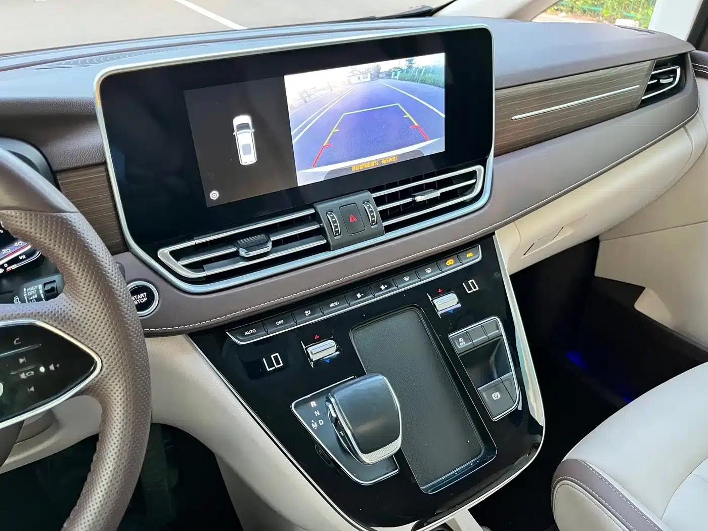 Bestune M9 2023 2.0T Premium Edition — миниатюра 10