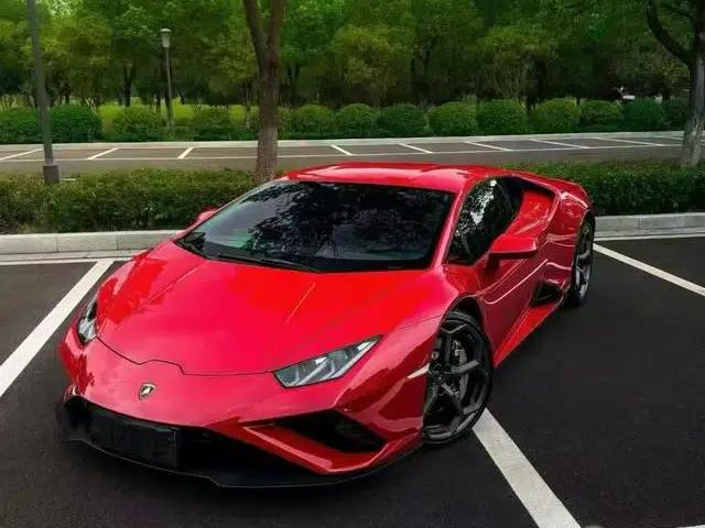 2021 Huracán STO