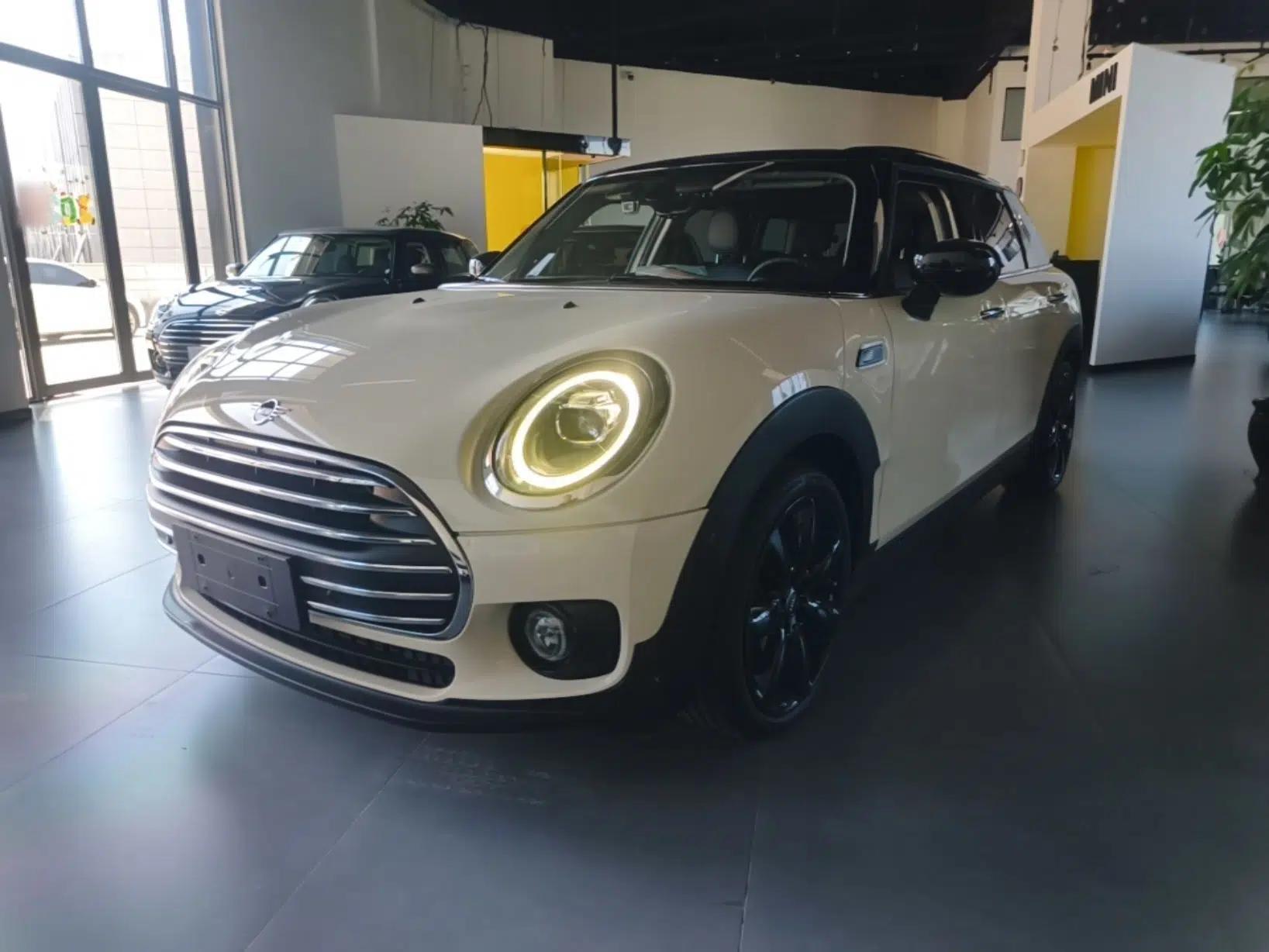 MINI Clubman 2019 1.5T COOPER Connoisseur — миниатюра 1