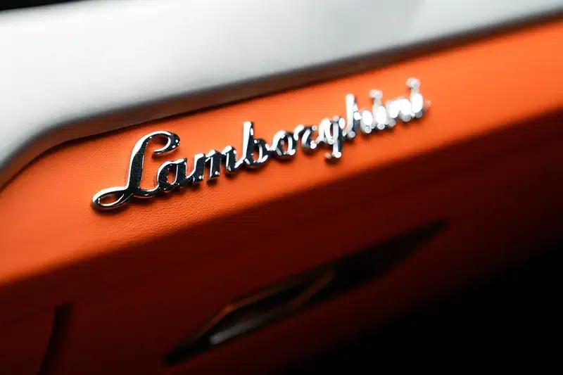 2021 Urus 4.0T V8 — миниатюра 27
