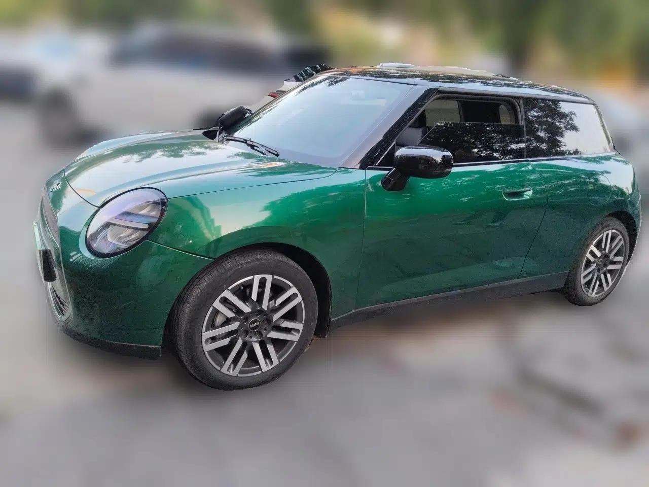 MINI Electric COOPER 2024 456km COOPER E Classic Edition — миниатюра 1