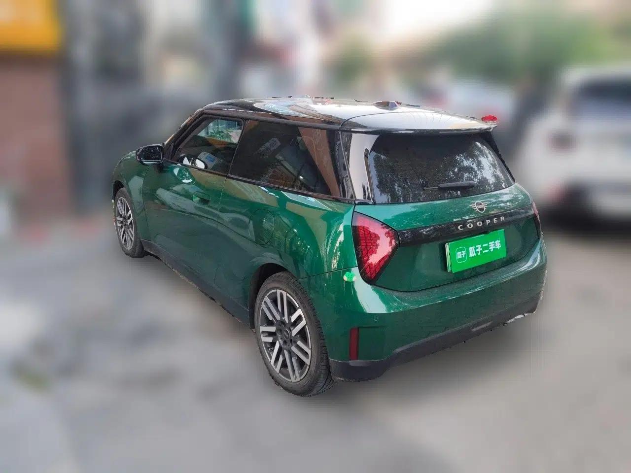 MINI Electric COOPER 2024 456km COOPER E Classic Edition — миниатюра 4