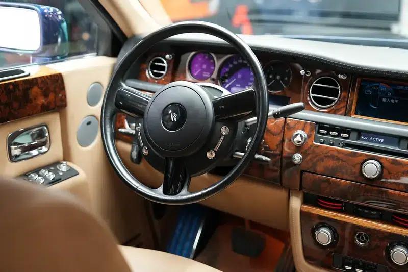 2006 Phantom 6.7L Extended Wheelbase (EWB) — миниатюра 27