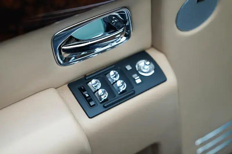 2006 Phantom 6.7L Extended Wheelbase (EWB) — миниатюра 36