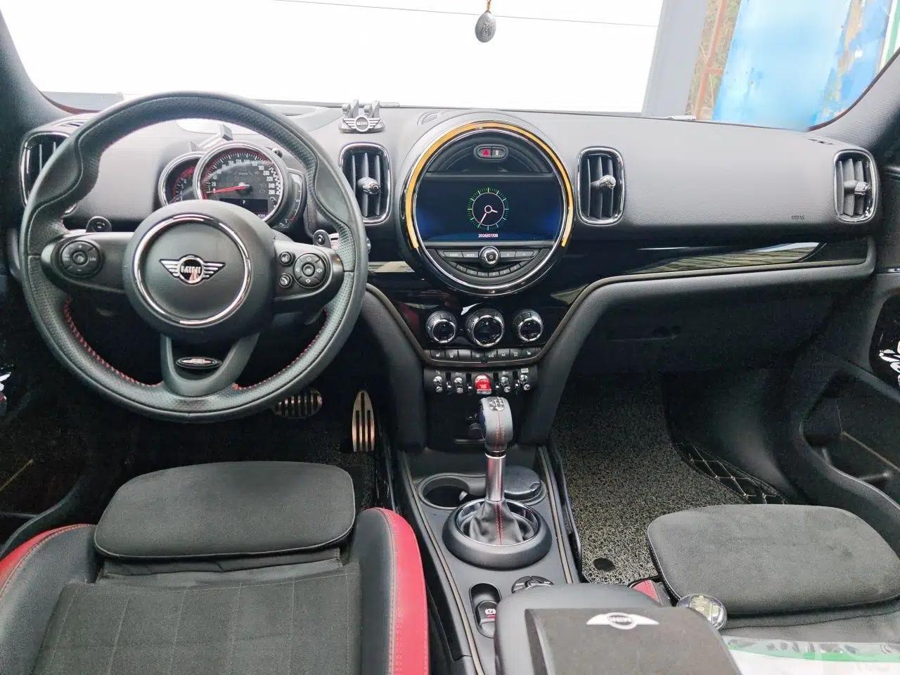 MINI JCM COUNTRYMAN 2018 2.0T JOHN COOPER WORKS ALL-IN — миниатюра 9