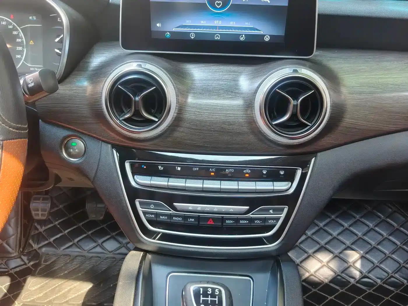 2018 Senova D50 1.5L Manual Premium Intelligent Driving Edition — миниатюра 14