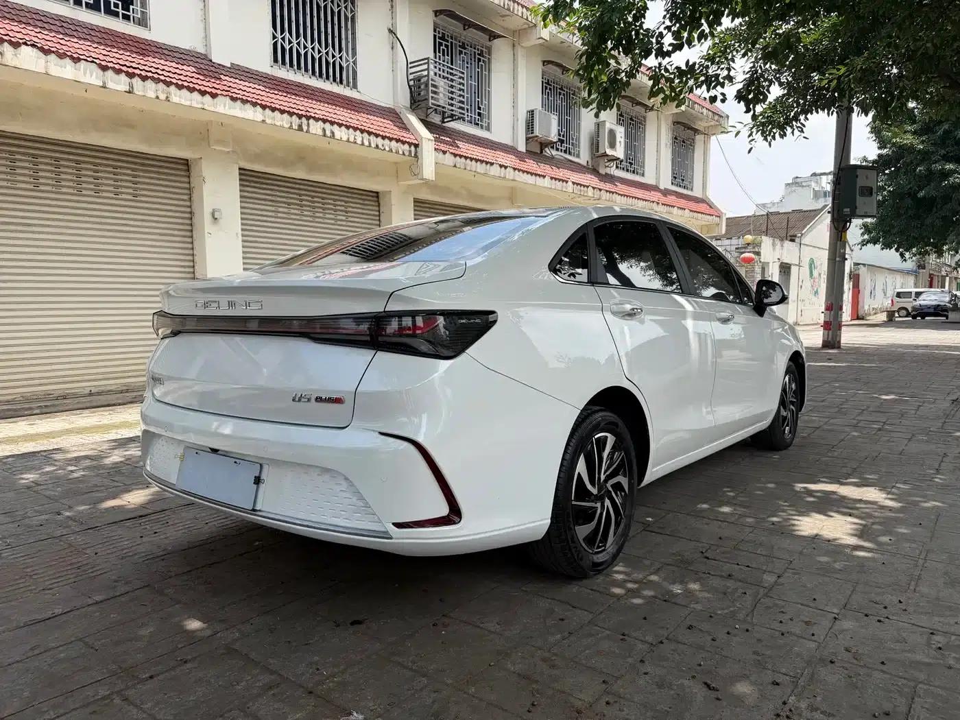 Beijing U5 PLUS 2023 1.5L CVT Deluxe Edition — миниатюра 6