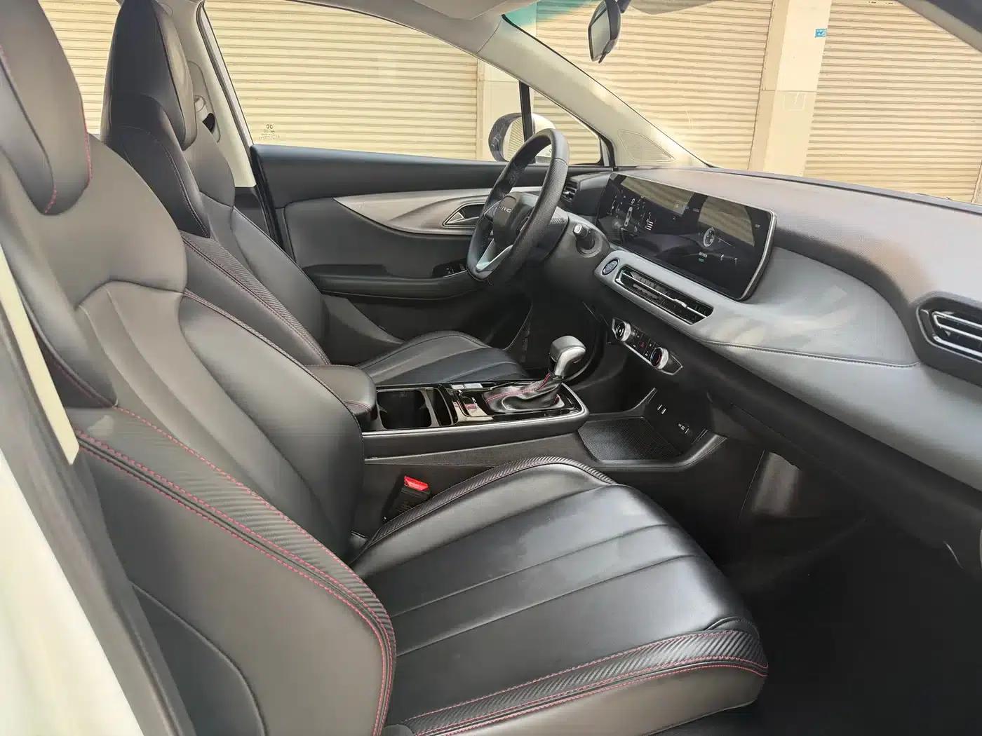 Beijing U5 PLUS 2023 1.5L CVT Deluxe Edition — миниатюра 7