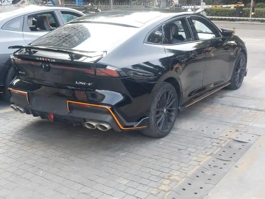 Changan UNI-V 2022 1.5T Sport Edition — миниатюра 11