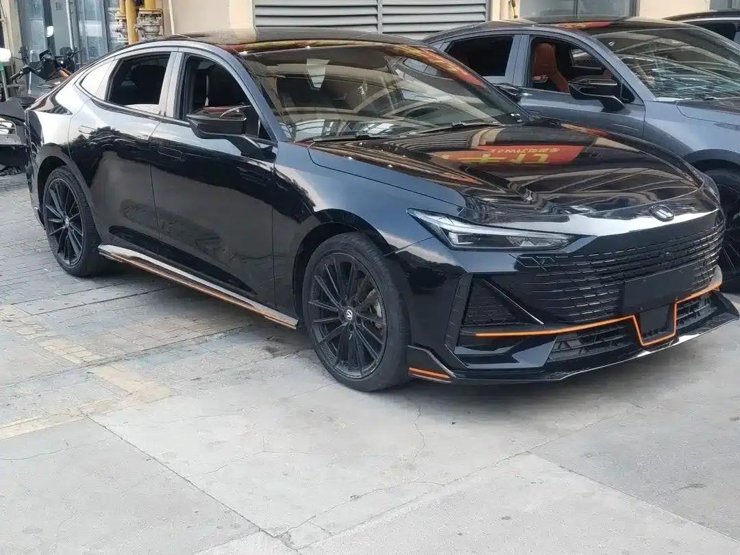 Changan UNI-V 2022 1.5T Sport Edition — миниатюра 3