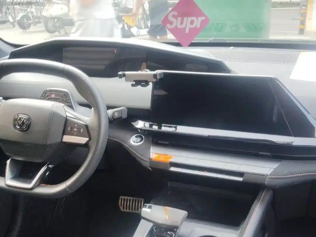 Changan UNI-V 2022 1.5T Sport Edition — миниатюра 4