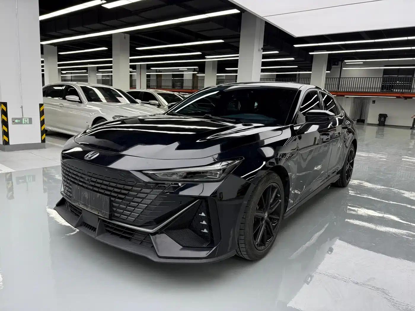 Changan UNI-V 2024 1.5T Premium Edition — миниатюра 1