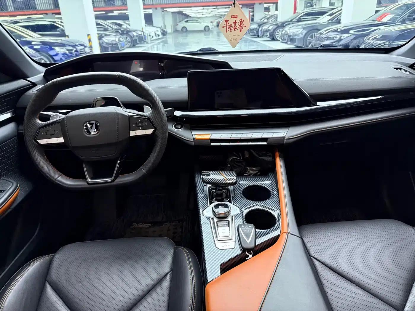Changan UNI-V 2024 1.5T Premium Edition — миниатюра 12