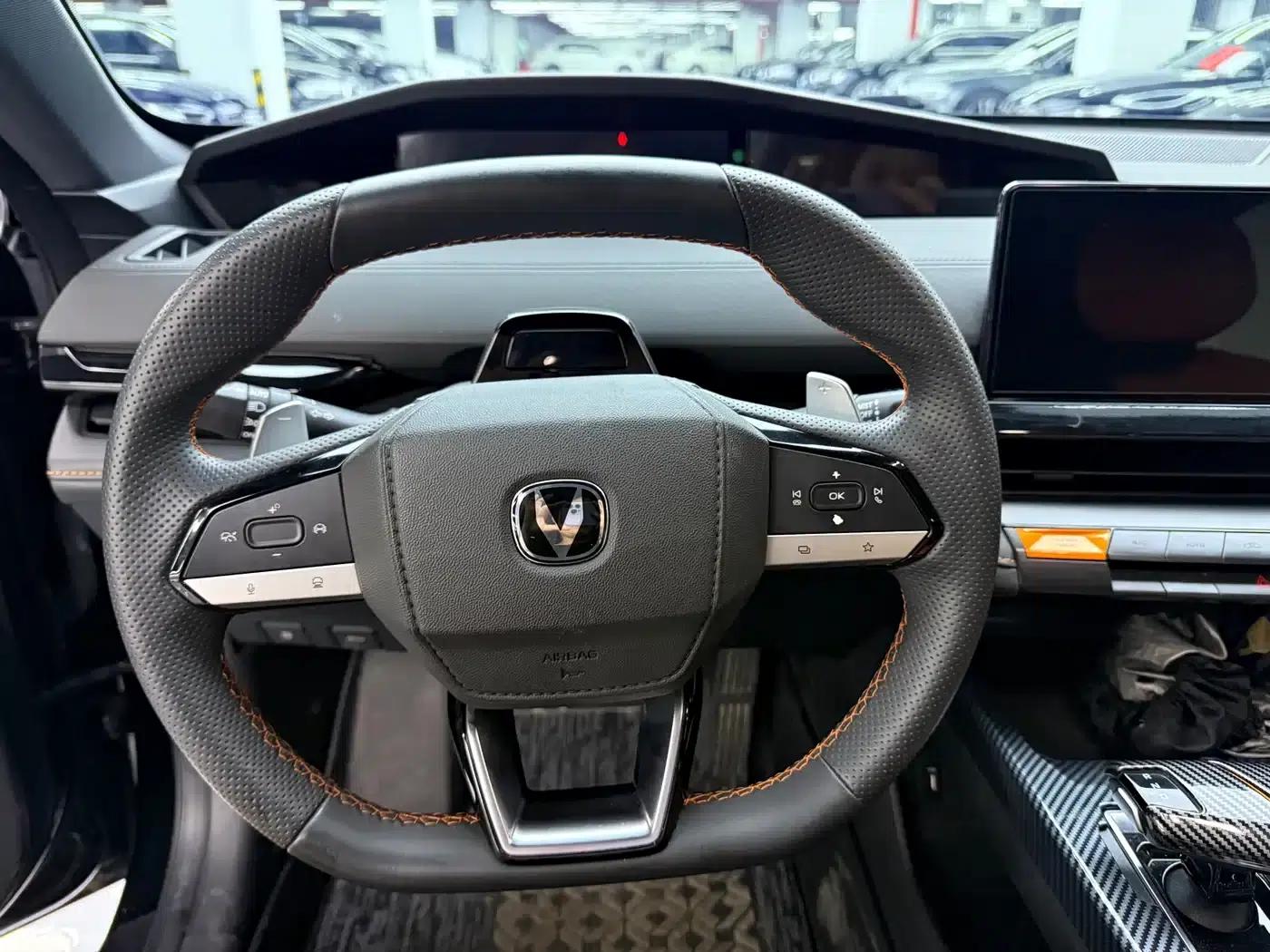 Changan UNI-V 2024 1.5T Premium Edition — миниатюра 6