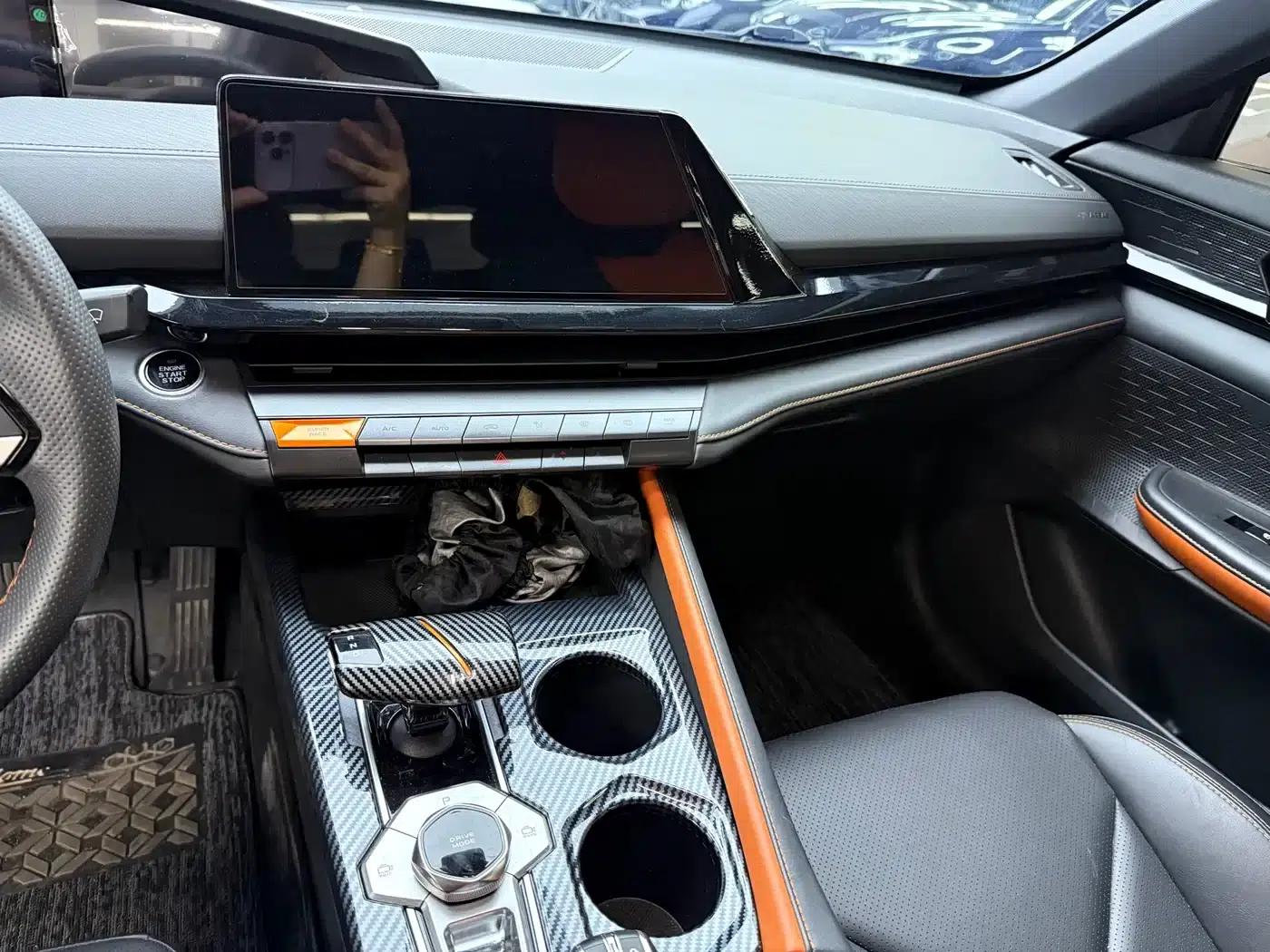 Changan UNI-V 2024 1.5T Premium Edition — миниатюра 10