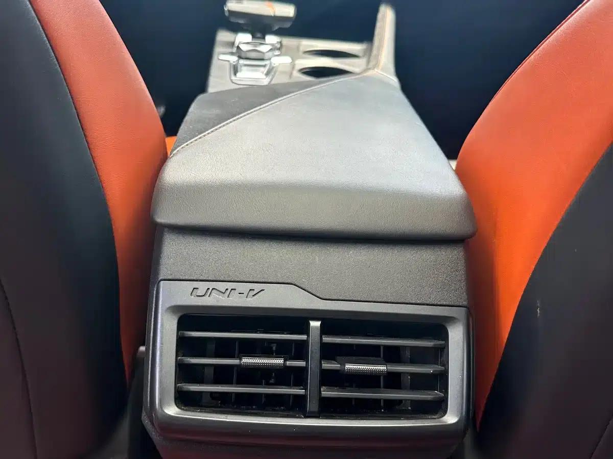 Changan UNI-V 2024 1.5T Premium Edition — миниатюра 10