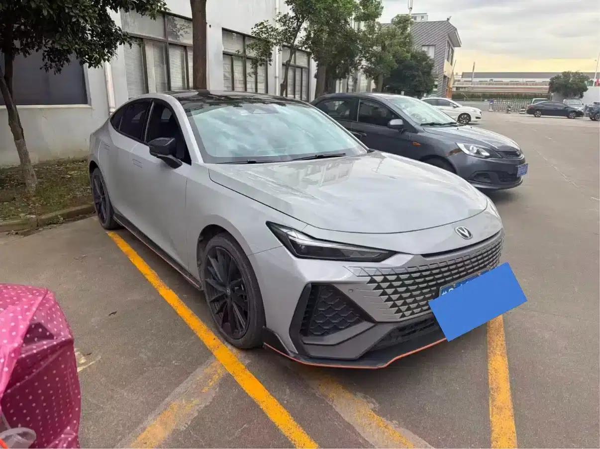Changan UNI-V 2022 2.0T Leading Speed Edition — миниатюра 2