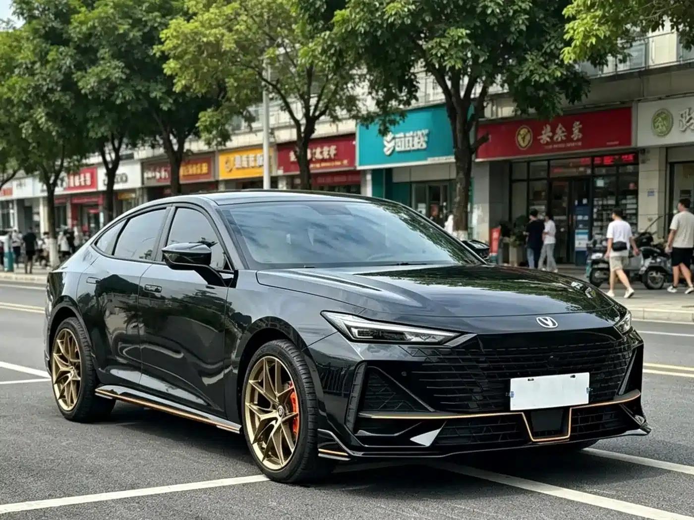 Changan UNI-V 2022 1.5T Sport Edition — миниатюра 3