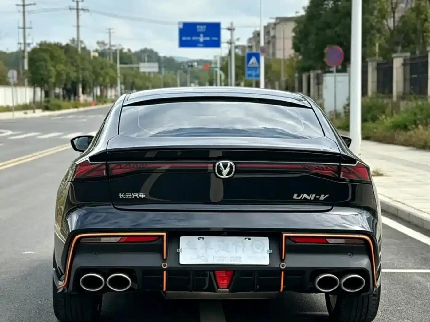Changan UNI-V 2022 1.5T Sport Edition — миниатюра 5
