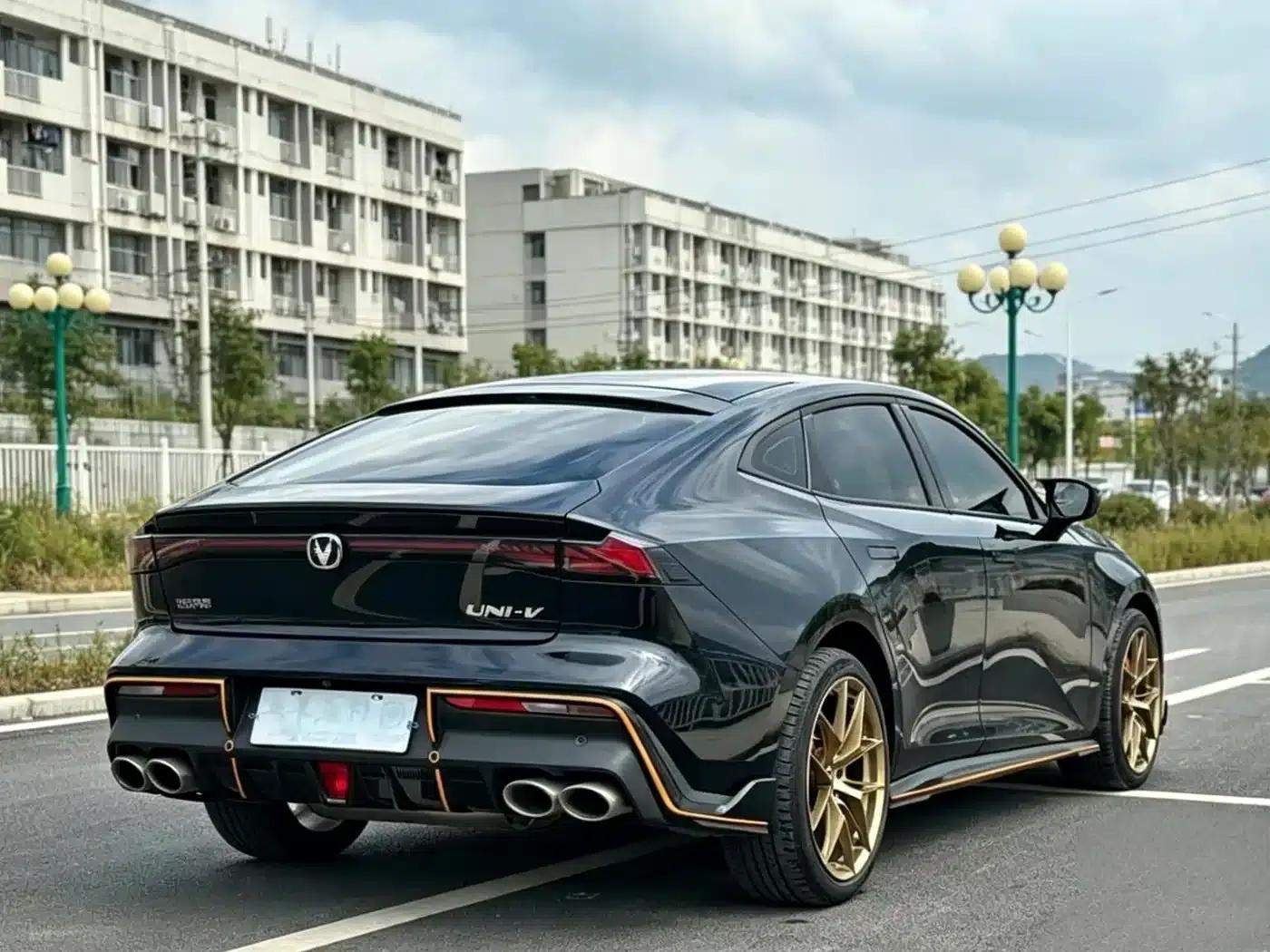 Changan UNI-V 2022 1.5T Sport Edition — миниатюра 6