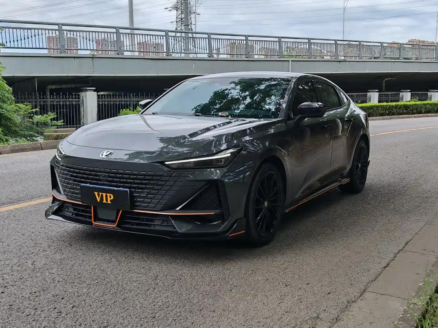Changan UNI-V 2023 1.5T Sport Edition — миниатюра 1