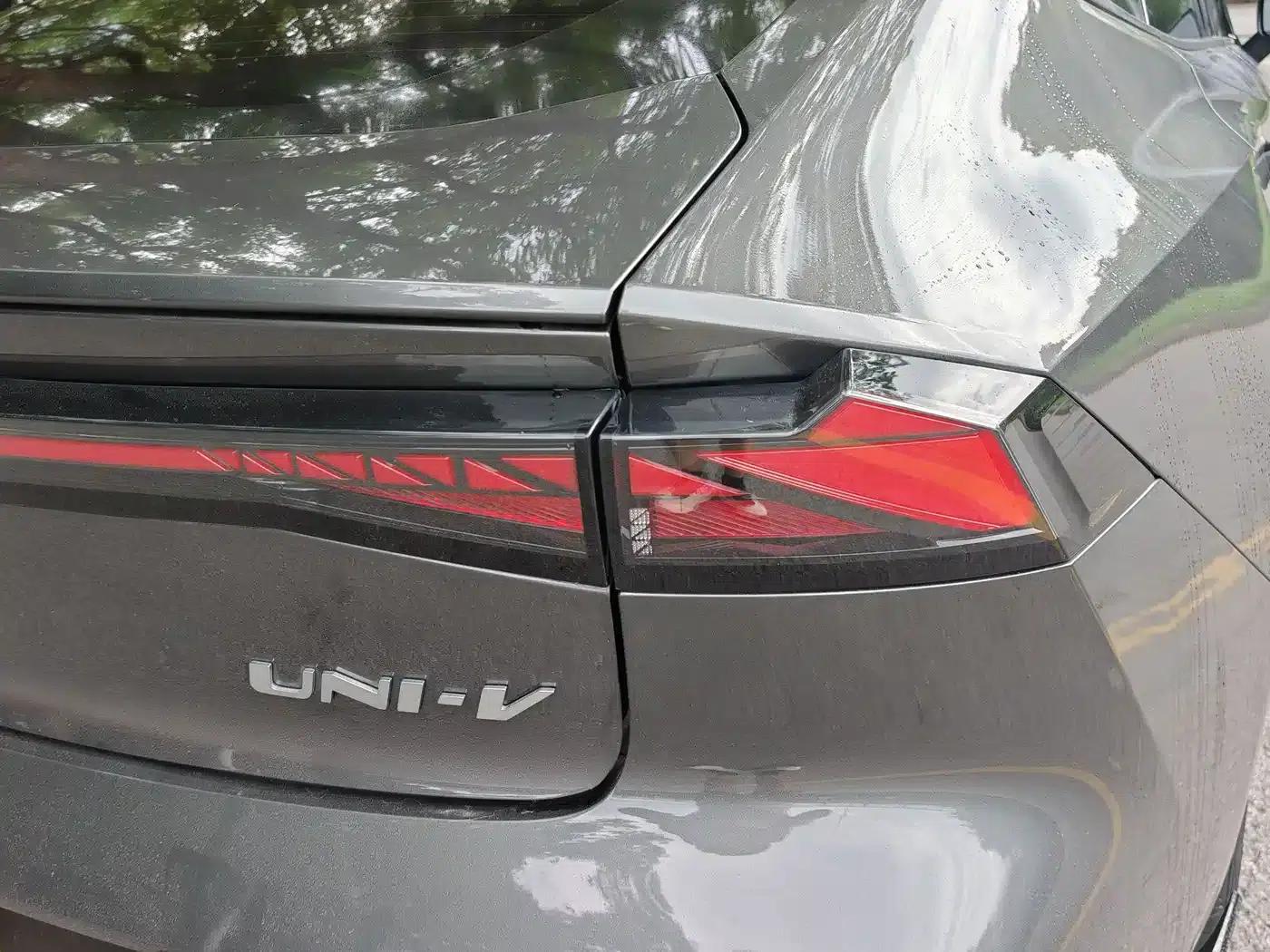 Changan UNI-V 2023 1.5T Sport Edition — миниатюра 13