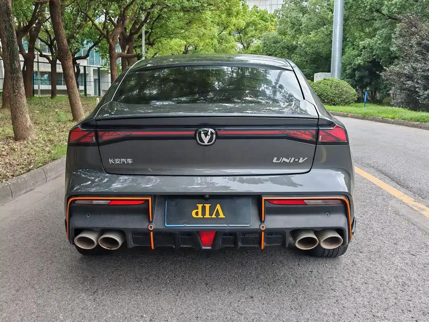 Changan UNI-V 2023 1.5T Sport Edition — миниатюра 6